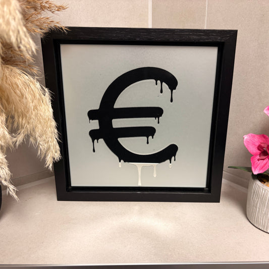 Spiegelbild im Graffiti-Stil „ €“ | 24 x 24 cm | Handgefertigt