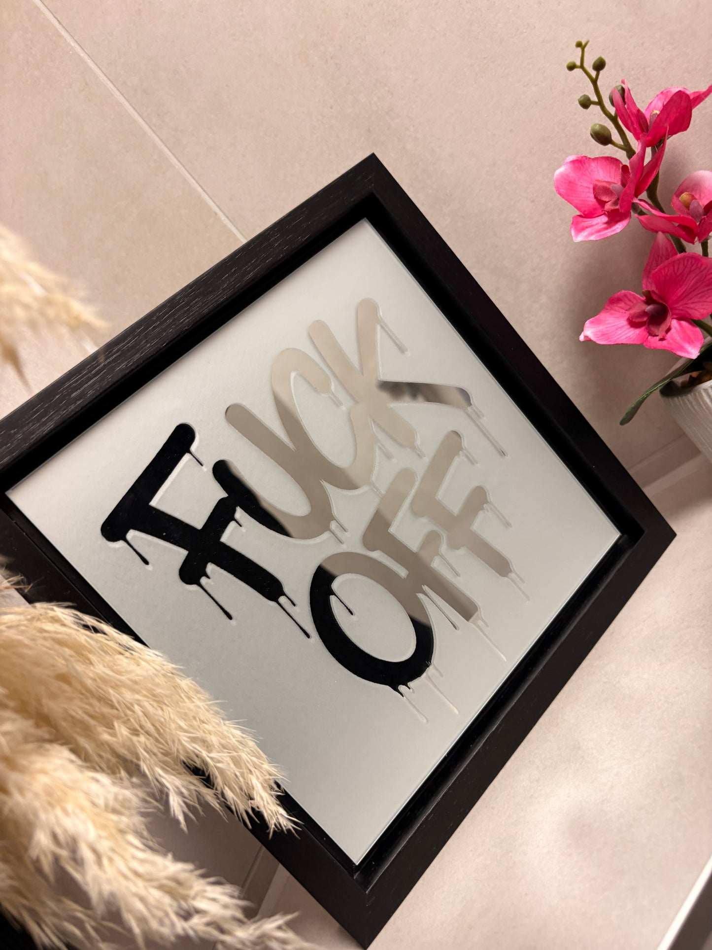 Spiegelbild im Graffiti-Stil „ FUCK OFF“ | 24 x 24 cm | Handgefertigt