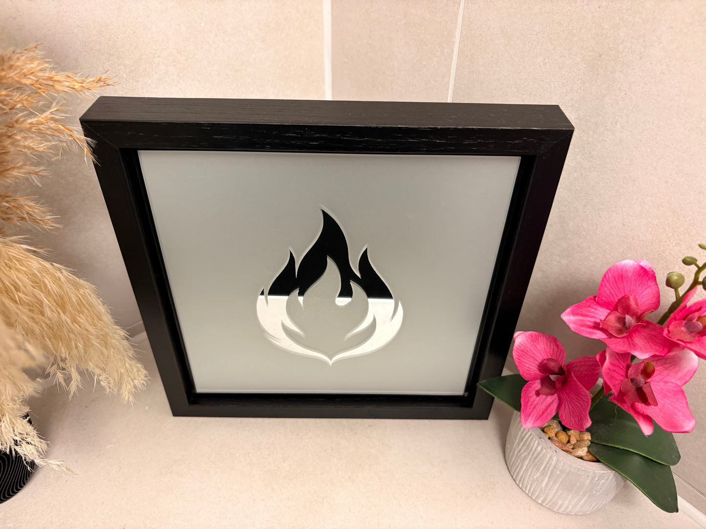 Spiegelbild im Graffiti-Stil „ Fire emoji“ | 24 x 24 cm | Handgefertigt